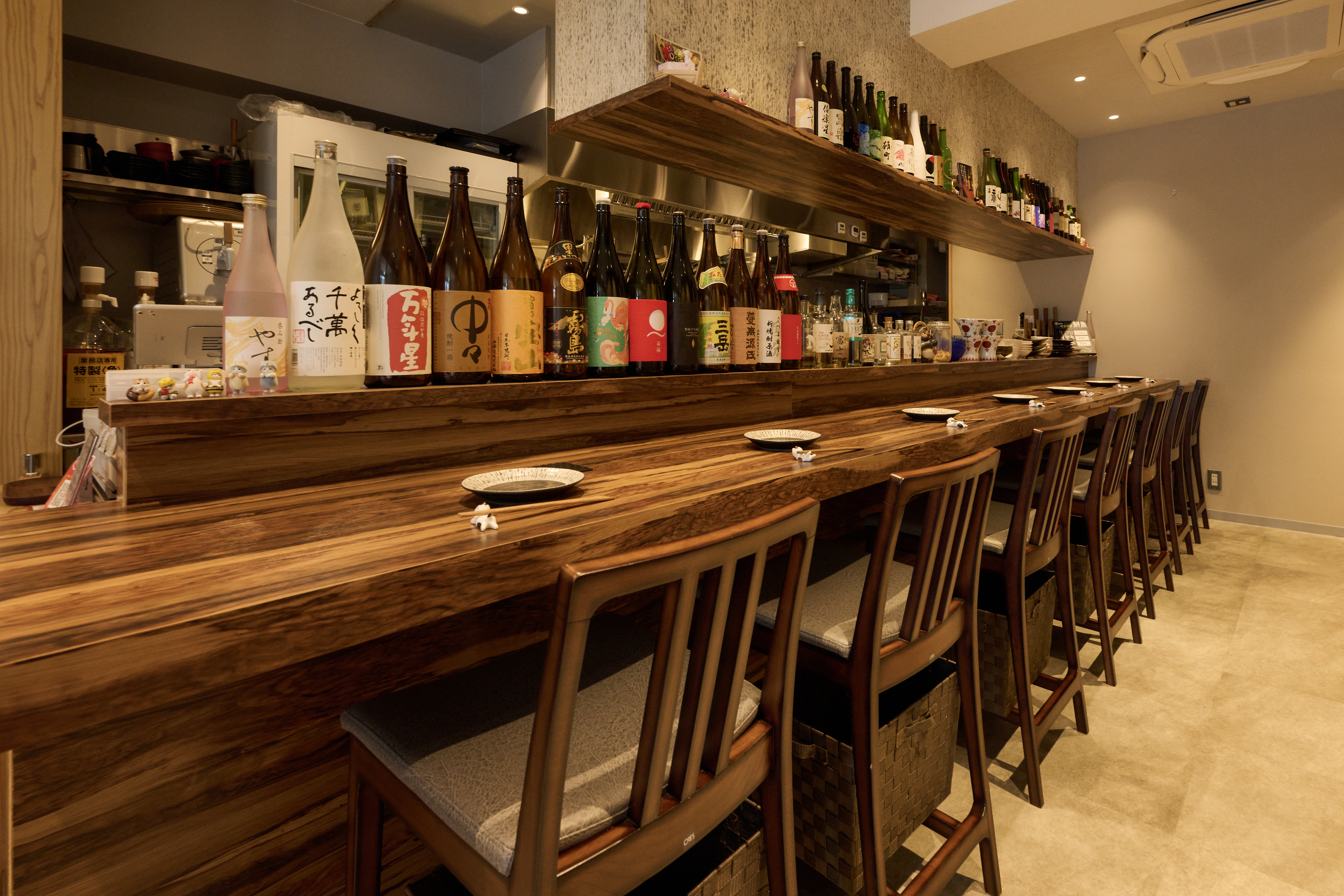 落ち着いた雰囲気の店内